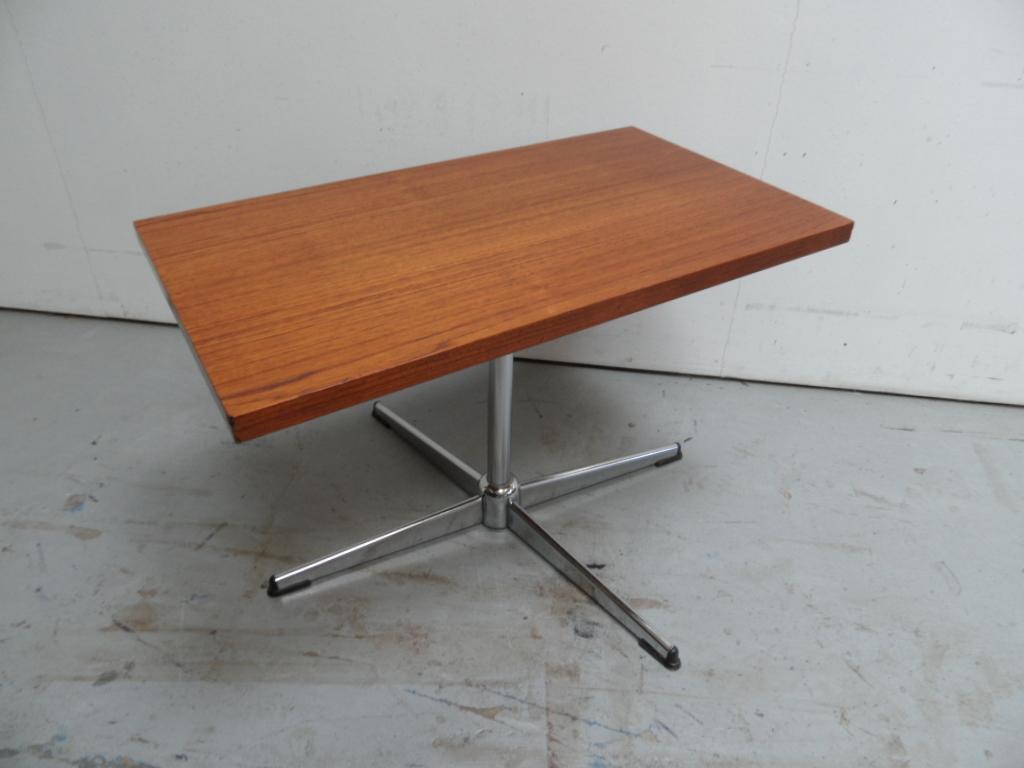 Tv Tafel 1950's image 3