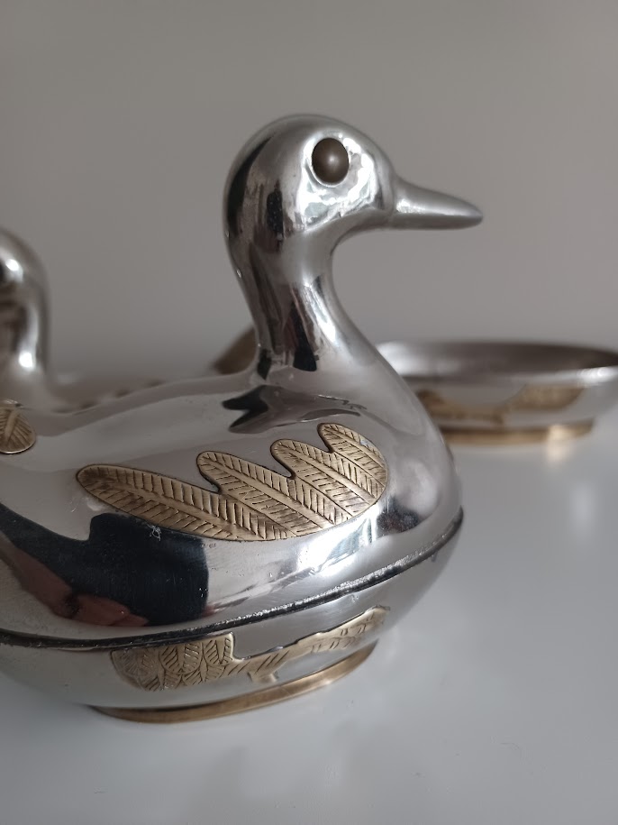 Vintage Koppel Tinnen Eendjes Met Koper. Opbergdoosjes. image 10