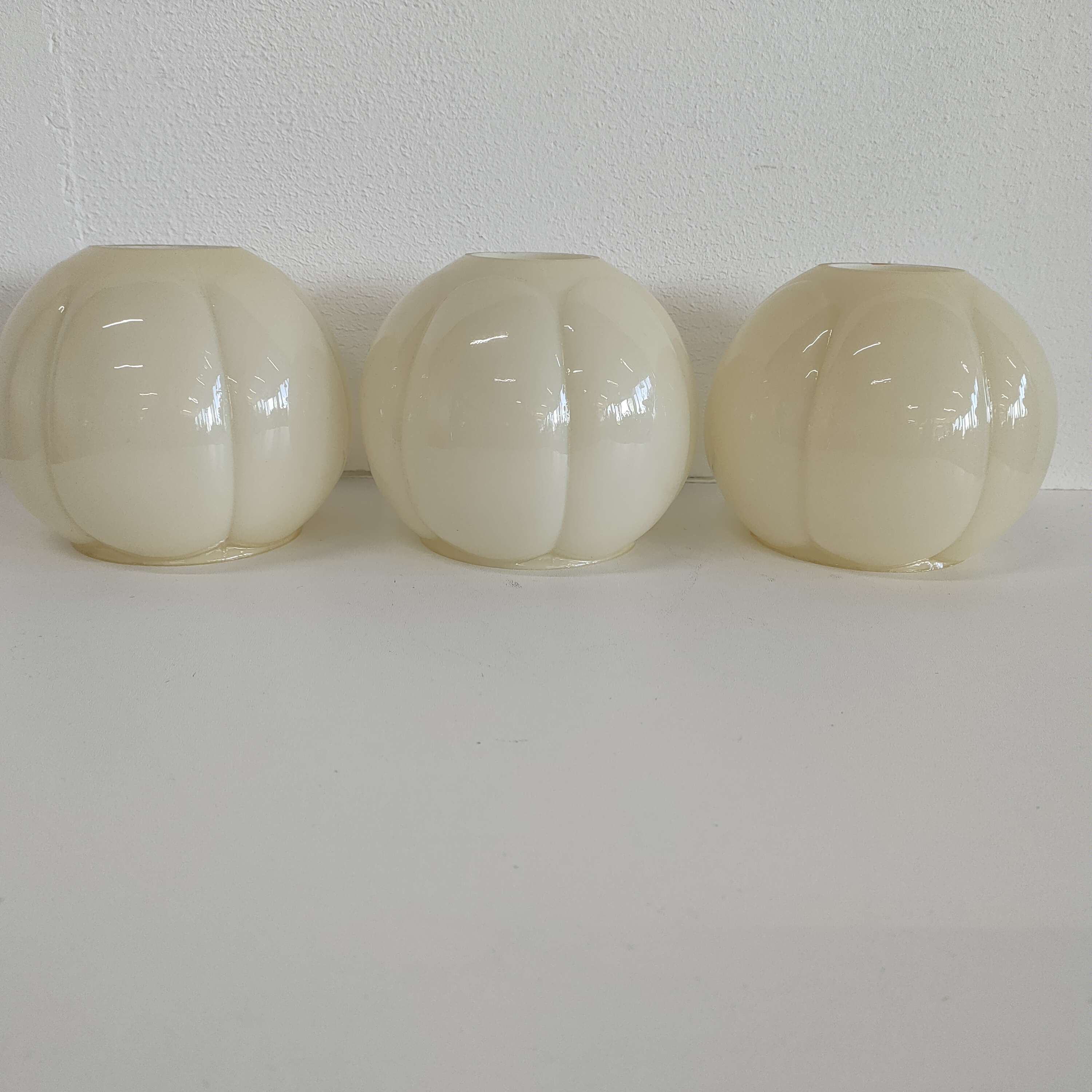 Antieke Art Deco Lampenkapjes Met Parelmoer Tint image 2