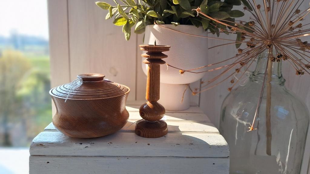 Vintage Houten Kandelaar En Opberg Bakje, Houtsnijwerk image 15