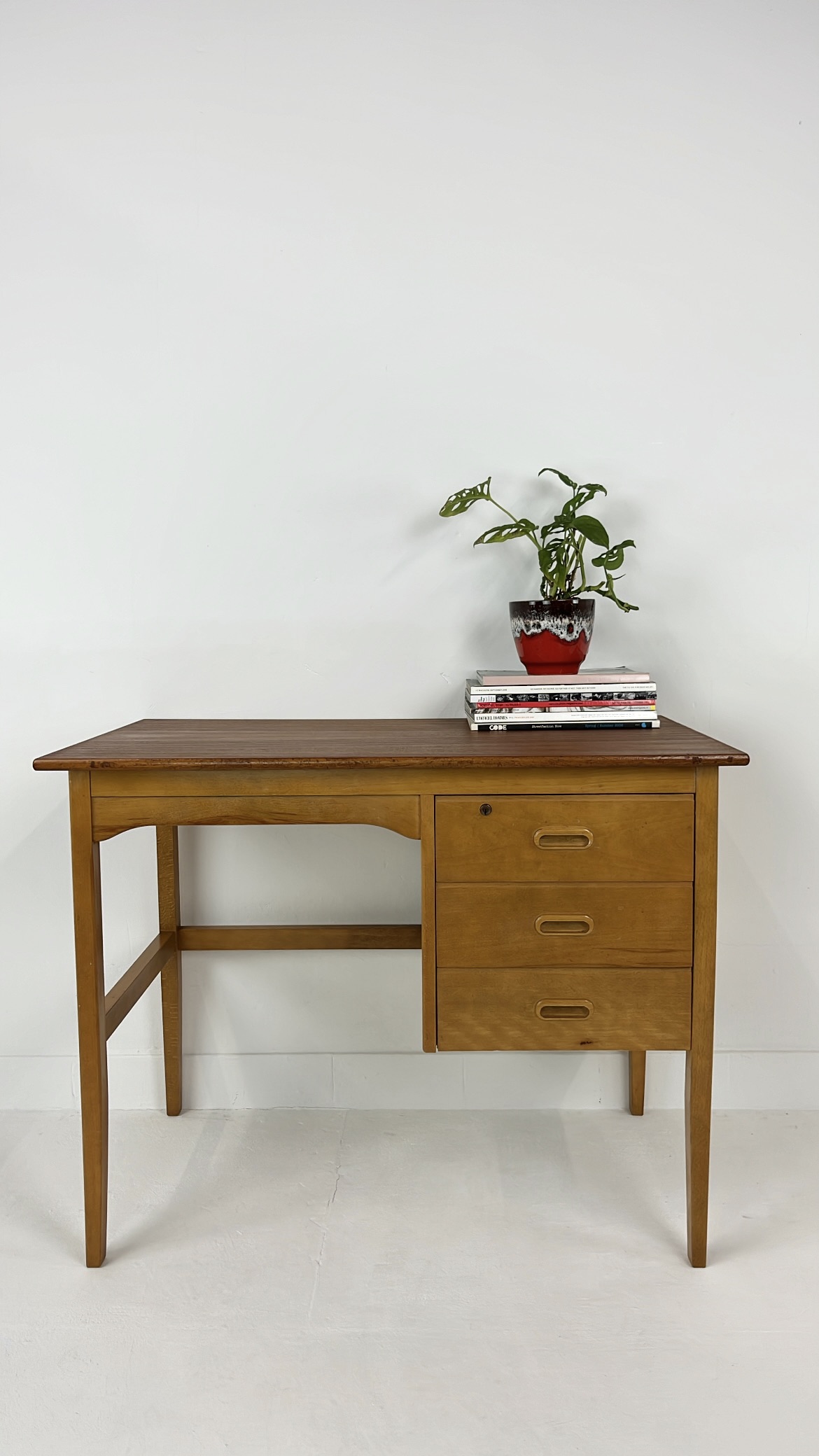Scandinavisch Vintage Teak Fineren Bureau Veme image 3