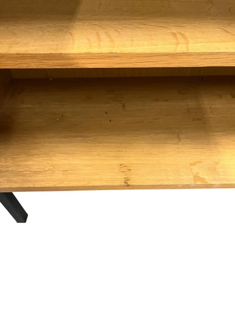 Vintage Kast / Commode Met Stalen Pootjes image 5