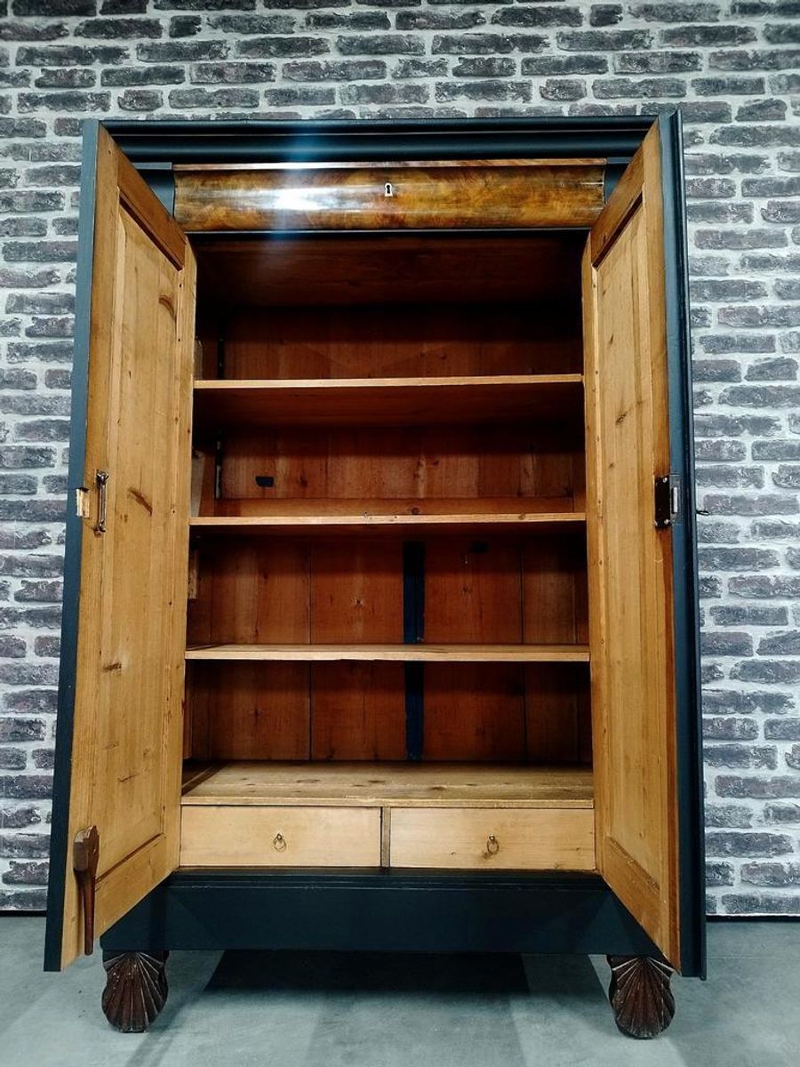 Meidenkast / Poortkast / Ladekast / Linnenkast image 7