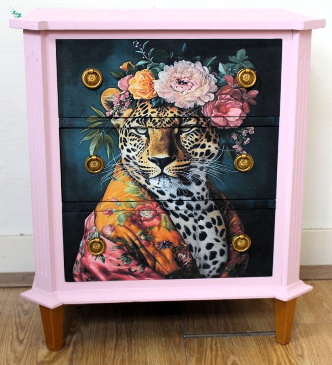 Een Roze Nachtkastje “glamour Tijger” image 7