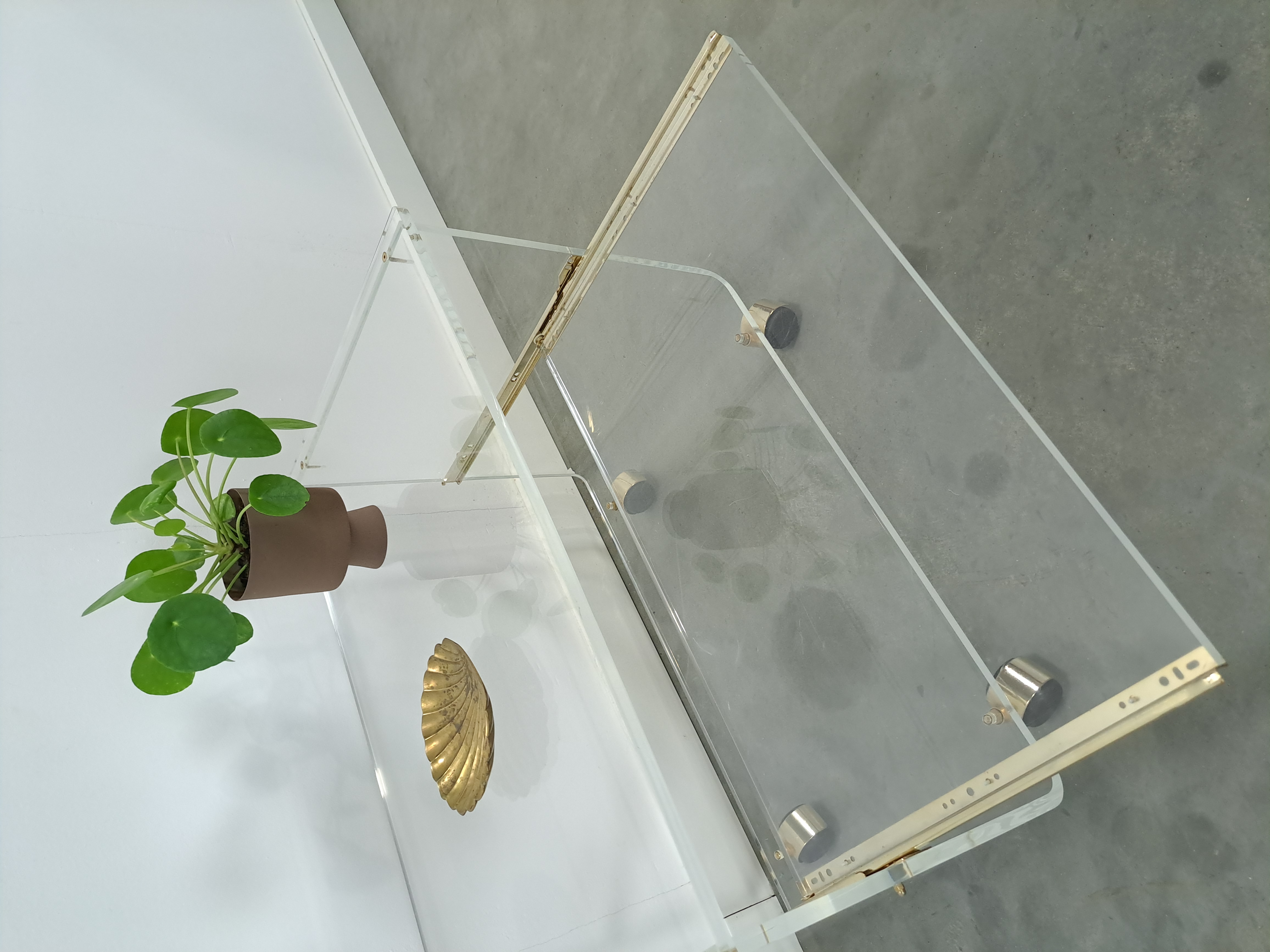 Space Age Plexiglas Trolley Met Messing, Tv Meubel image 11