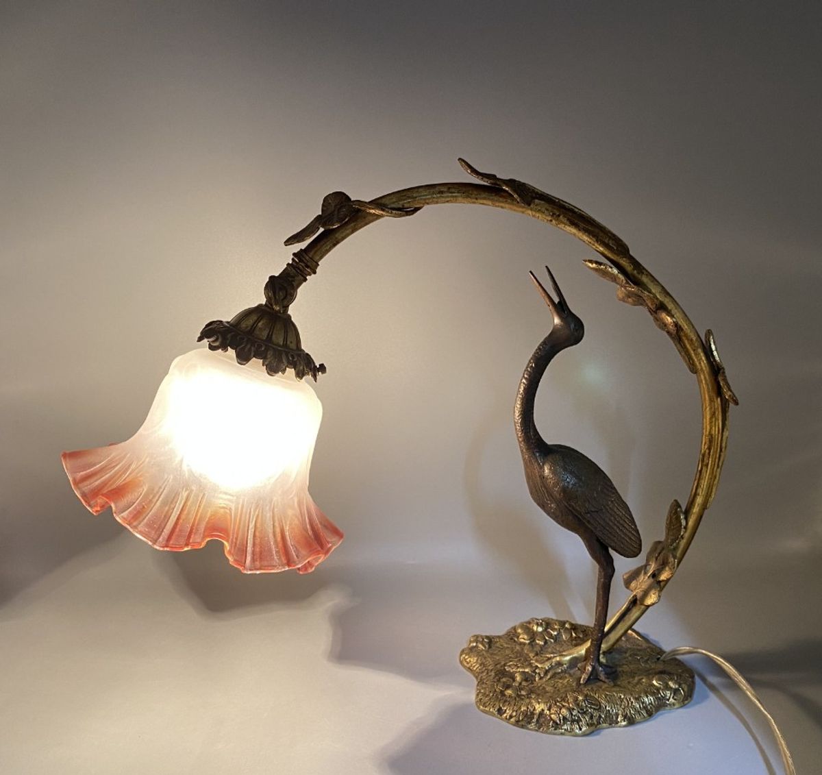 Antieke Art Nouveau Tafellamp – Kraanvogel & Bladerenboog image 6