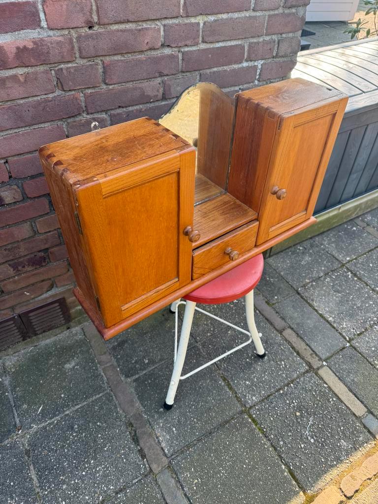 Brocante Badkamerkastje Met Oude Spiegel / Medicijnkastje image 5
