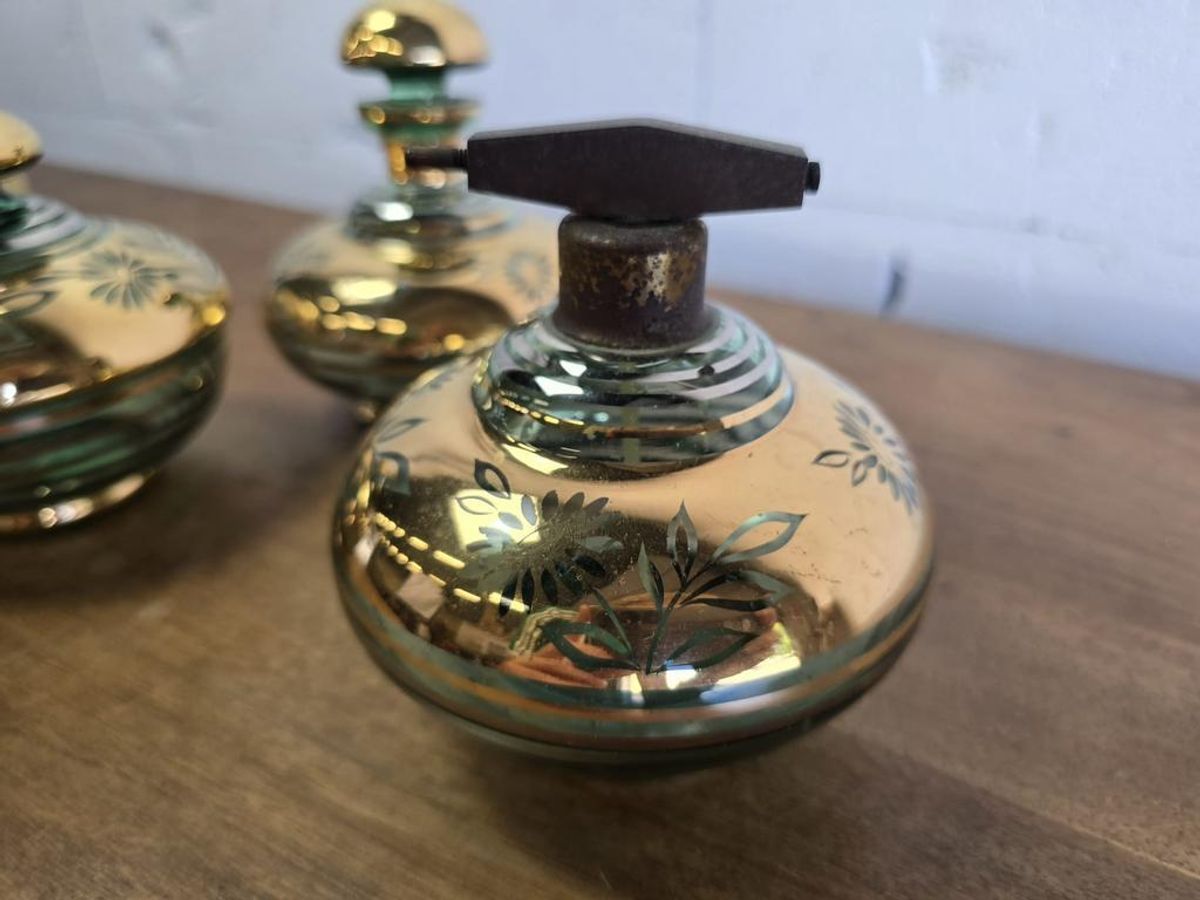 Set Van 3 Vintage Glazen Potjes / Parfumset / Toiletset image 7