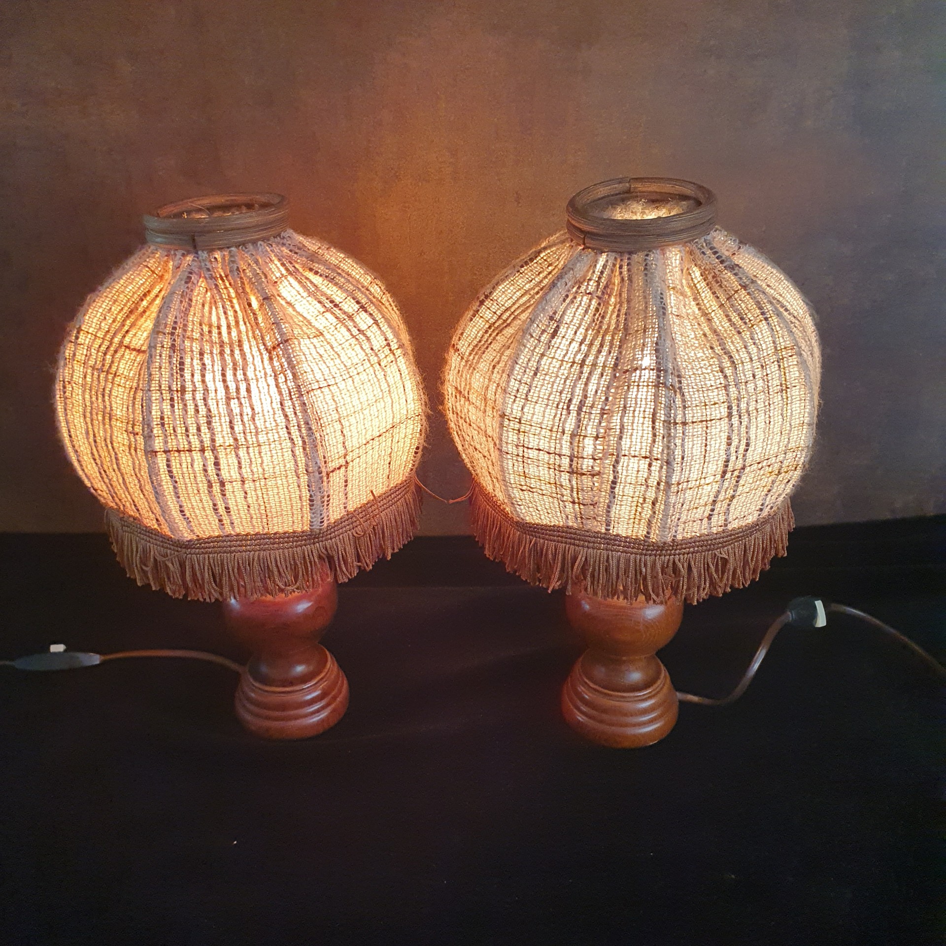 Vintage - Schemerlamp - Bedlamp - Kastlamp - Hout/stof- 2 Stuks image 12
