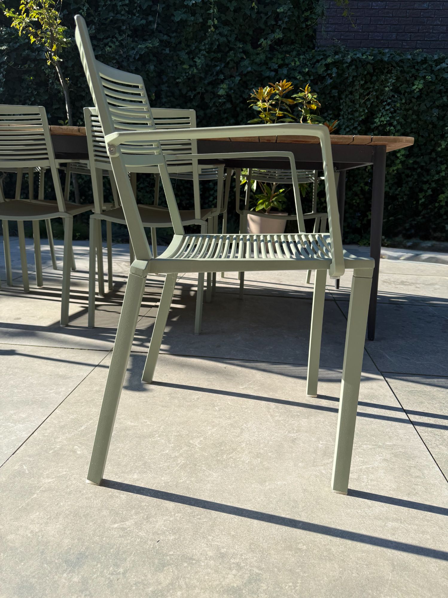 Vincent Sheppard Tuintafel (240cm) Met 8 Fast Stoelen image 2