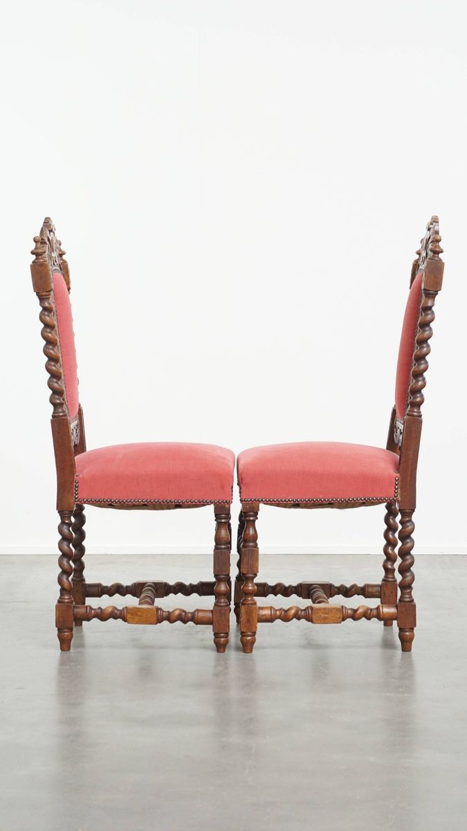 Majestueuze Antieke Set Van 2 Hollandse Eetkamerstoelen Met Mooi Houtsnijwerk image 2