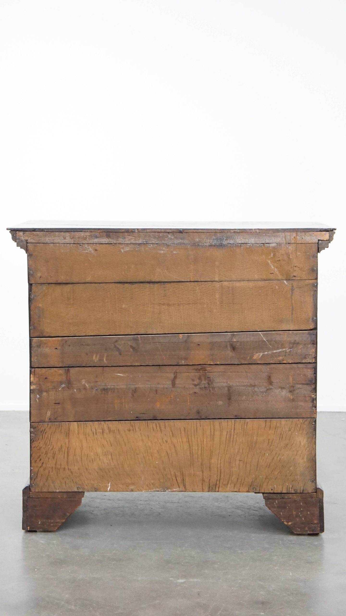 Elegante Vroeg 18e Eeuwse Antieke Engelse Ladekast/ Commode Gemaakt Van Eikenhout Met 5 Lades image 6