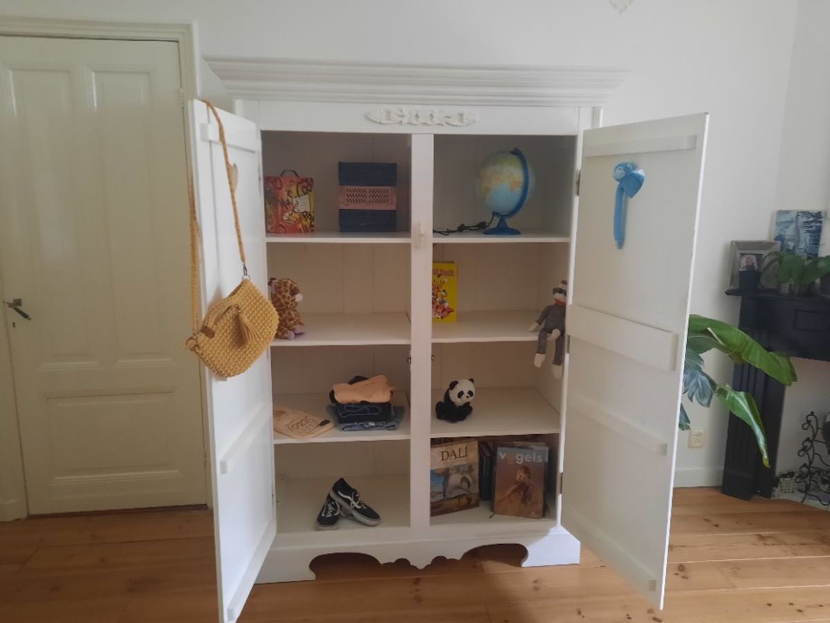 Witte Grote Houten Kast. Opsetims Demi-kast image 12