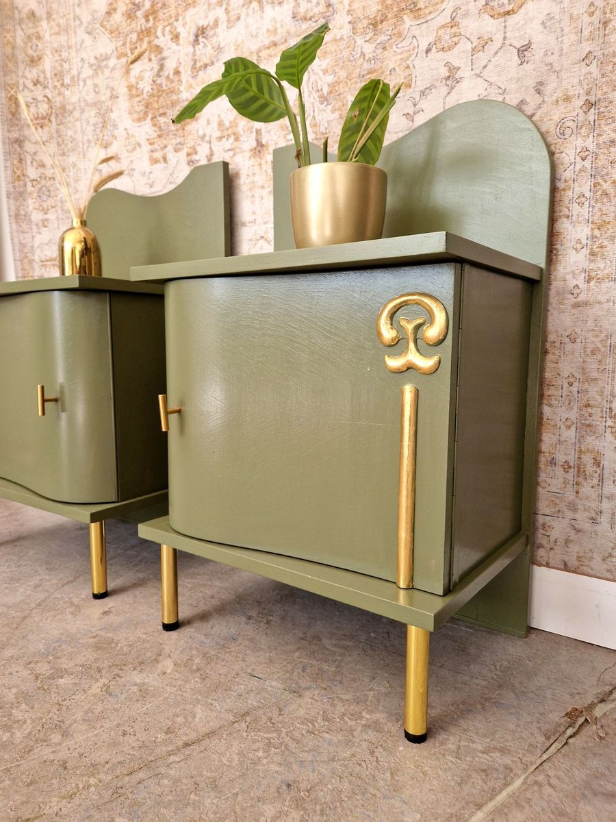 Nachtkastjes In Groen Met Goud Patronen image 3