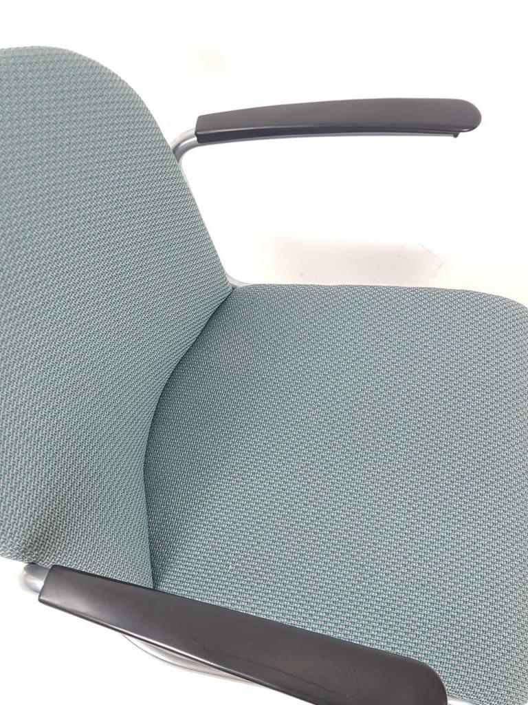 Gispen Fauteuil Model 413 Nieuw Gestoffeerd Grape Blauw image 6