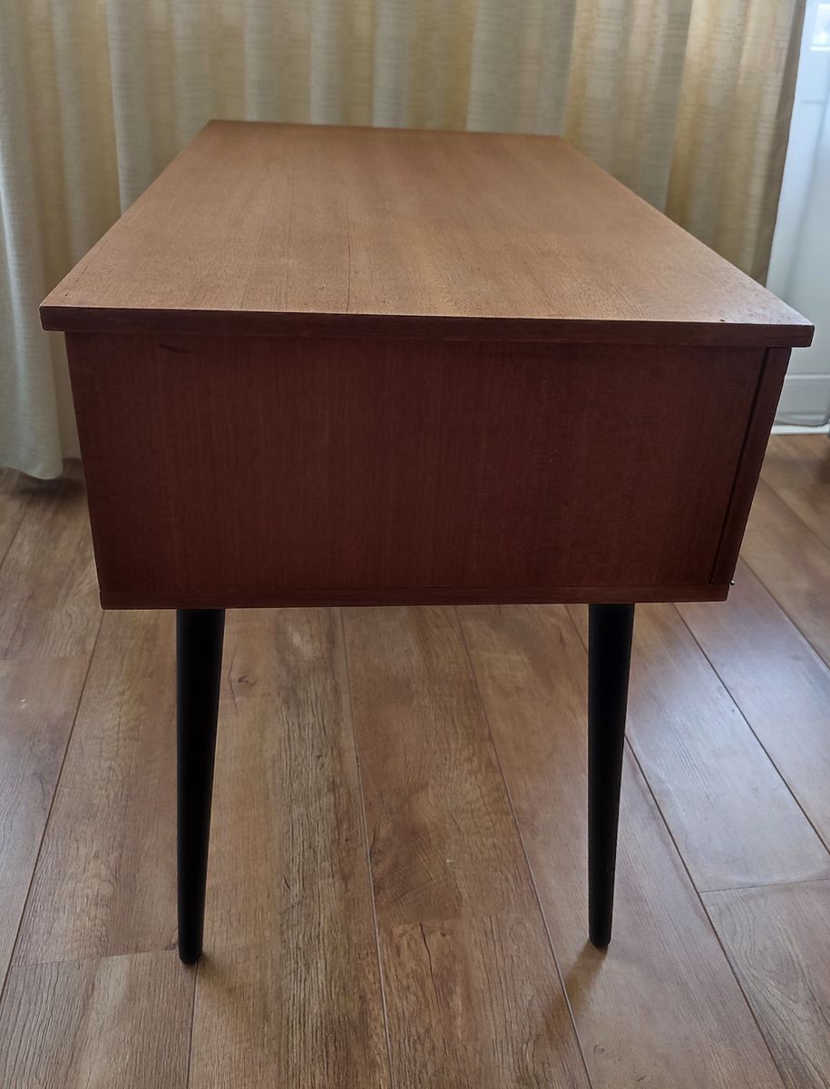 Vintage Houten Bureau Op Zwarte Poten Met Lade En Kastje image 3