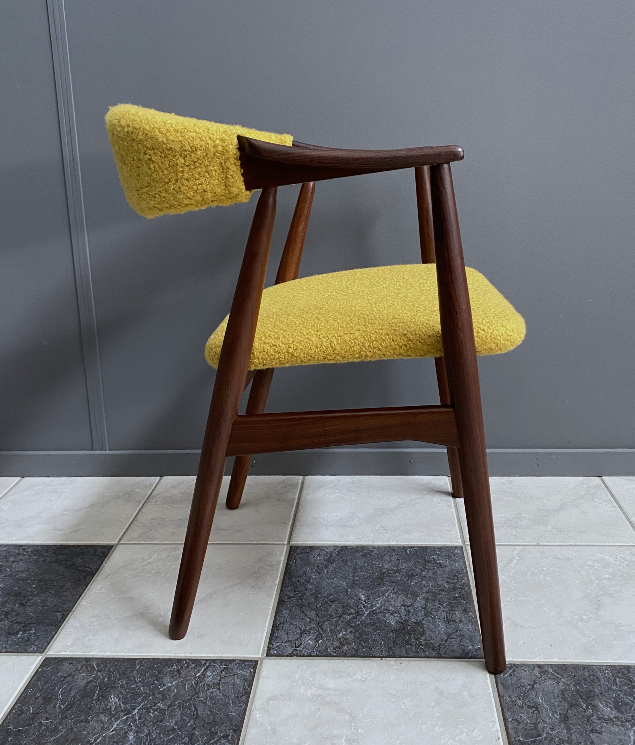 Thomas Harlev Chair Model 213 In Yellow Boucle image 2