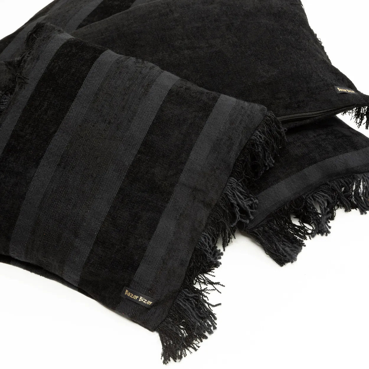 Bazar Bizar | De Oh My Gee Kussenhoes - Zwart Fluweel - 30x50 image 6