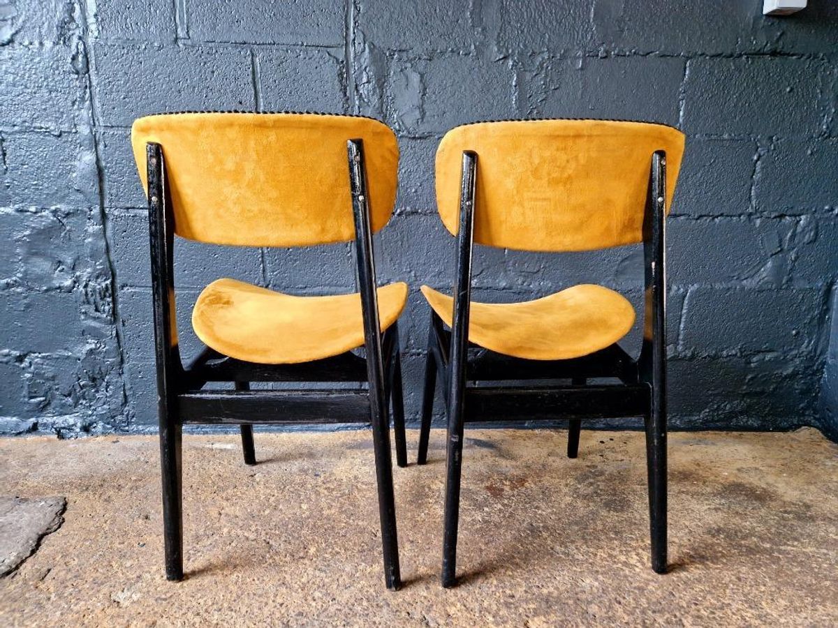 2 Vintage Stoelen In Zwart Gelakt Hout En Mosterdstof, 1960 image 10