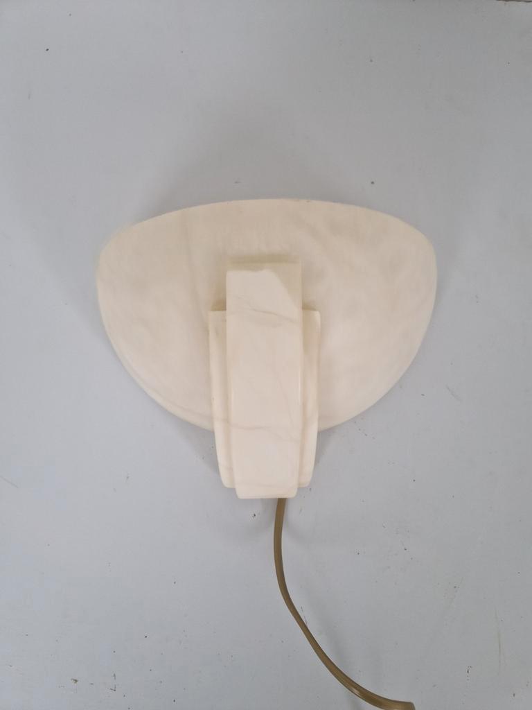 Art Deco Revival Albast Wandlamp. image 9
