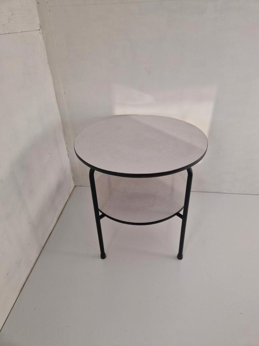 Thonet Mr517/1 Mies Van Der Rohe Bijzettafel. image 2