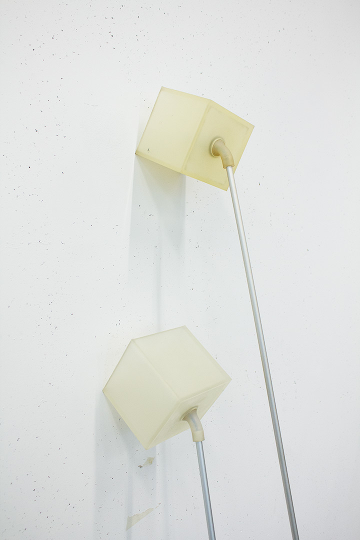 Set Van 2 ‘lazy’ Goods Leunlampen Door Chris Slutter image 5