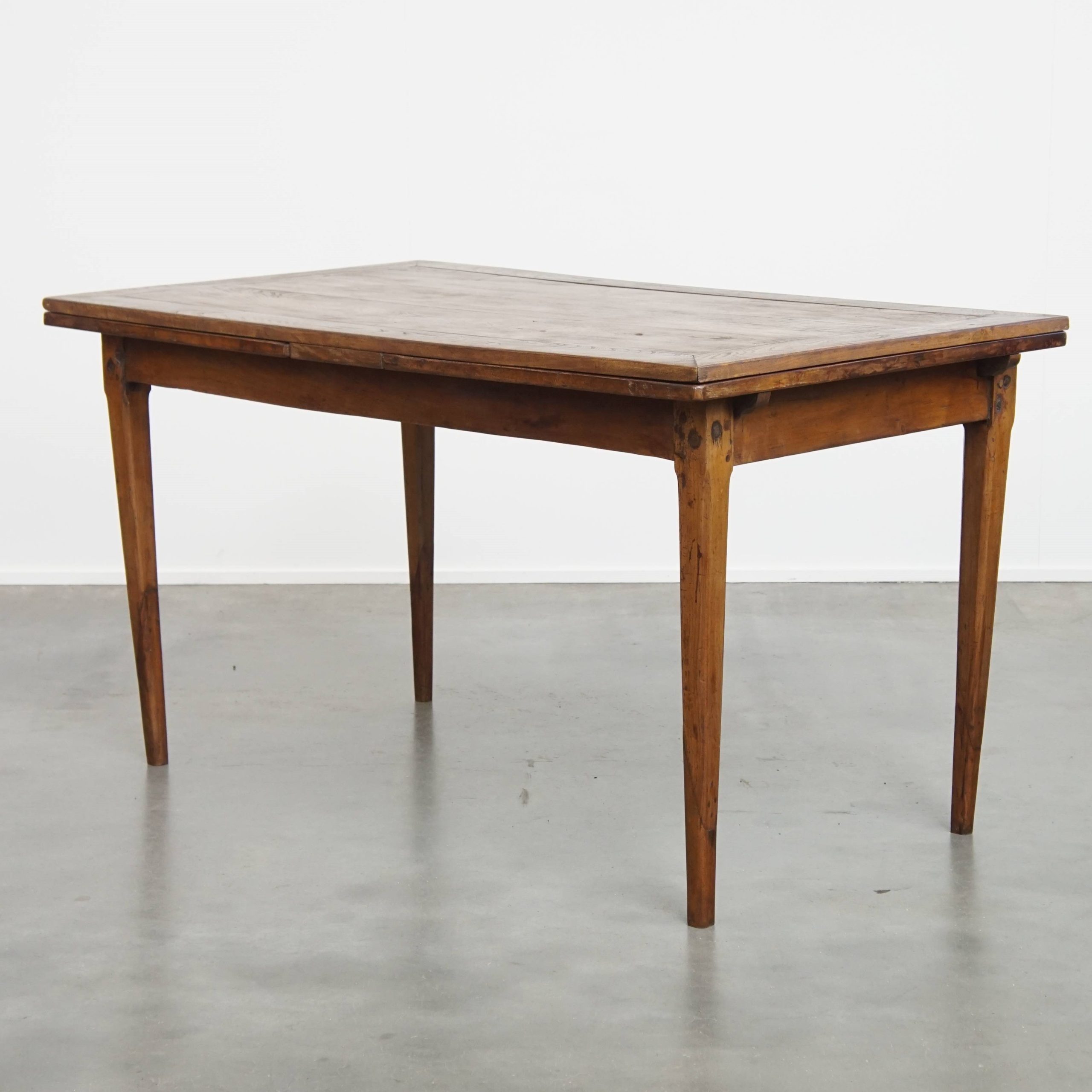 Functionele En Mooie Engelse Antieke Uitschuifbare Eettafel Van Iepen En Kersenhout image 15