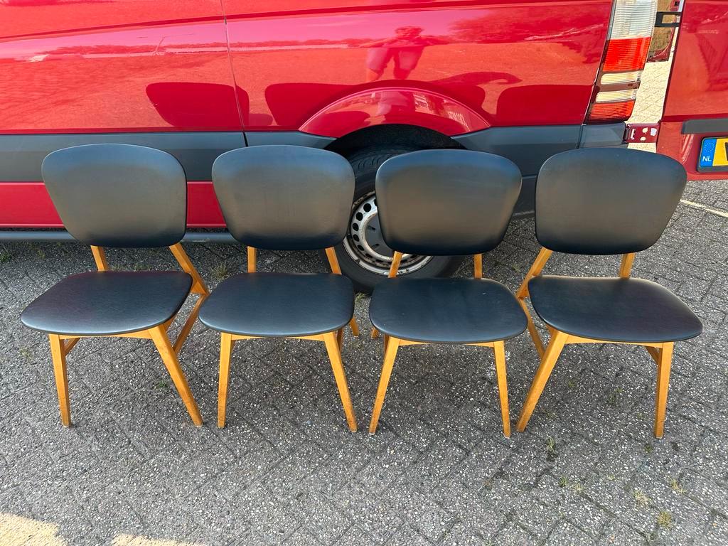 Set Van 4 Vintage Stoelen image 7