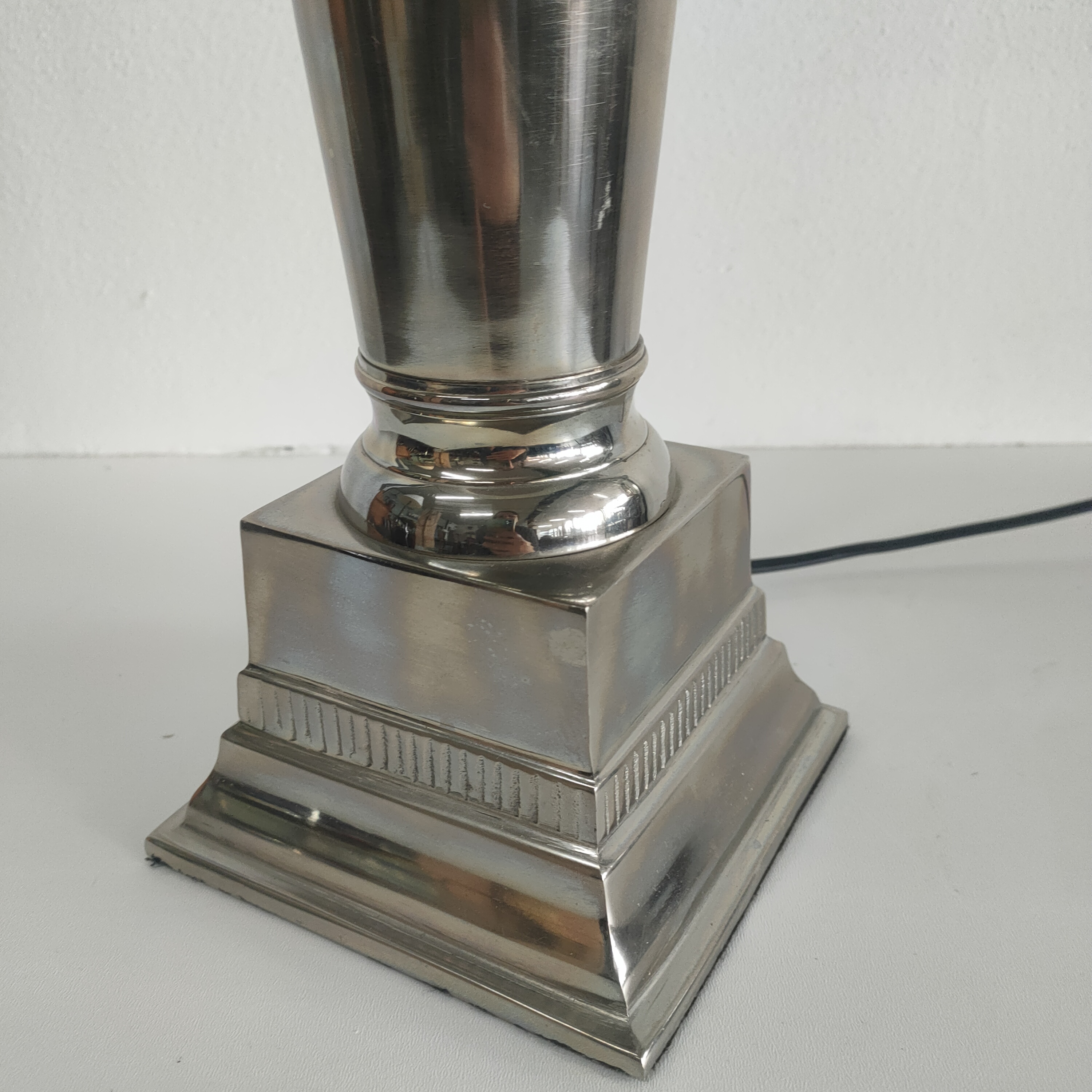 Hoge Tafellamp Met Groene Kap ('emperische Stijl') image 11