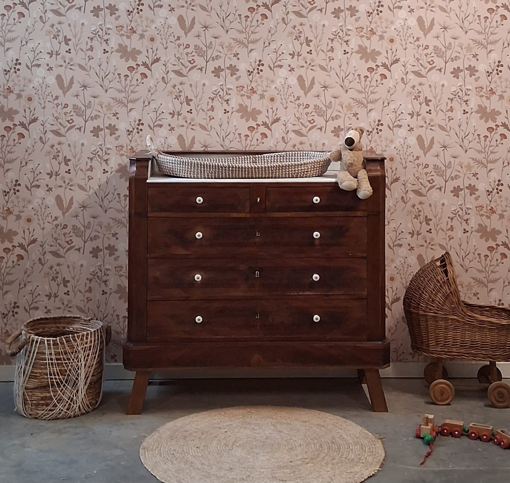 Franse Vintage Commode Met Lades Wit Marmeren Blad image 8