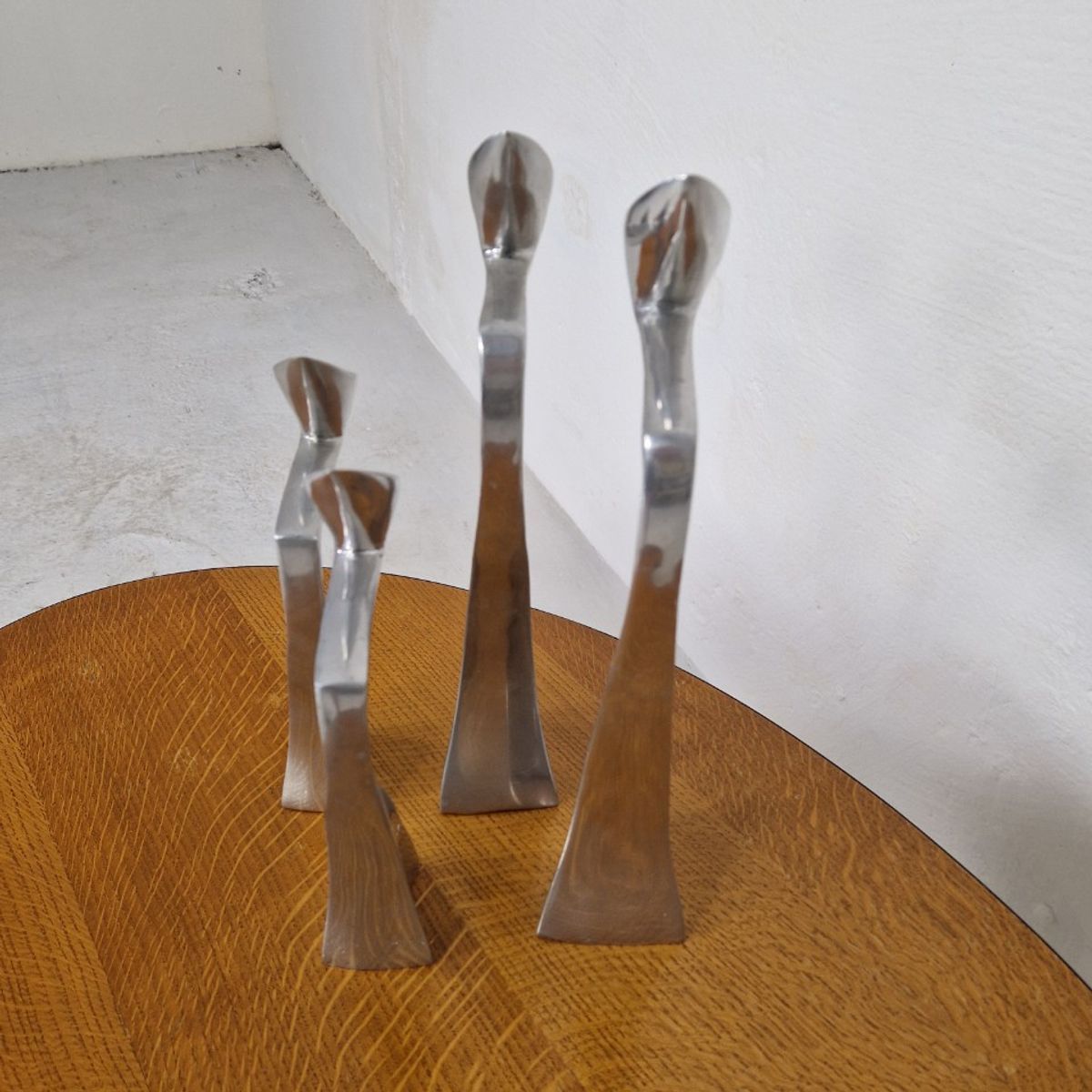 4 Kandelaars Van Matthew Hilton, SWAN Kandelaars image 2
