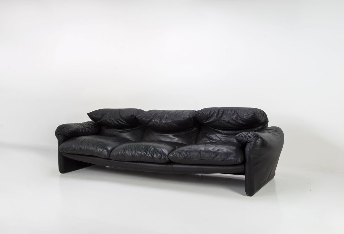 Cassina Maralunga 3-seater – Early Edition 1970s image 2
