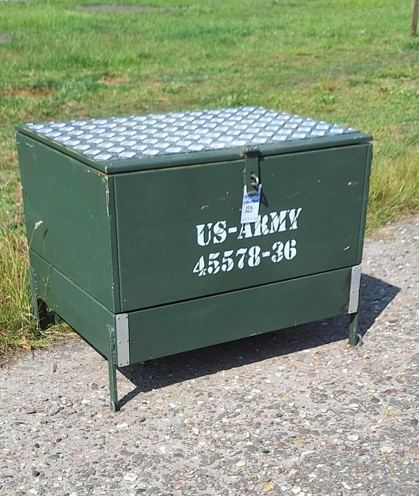 Stoere Opbergkist, Legerkist Super Tof Ook Als Salontafel. image 8