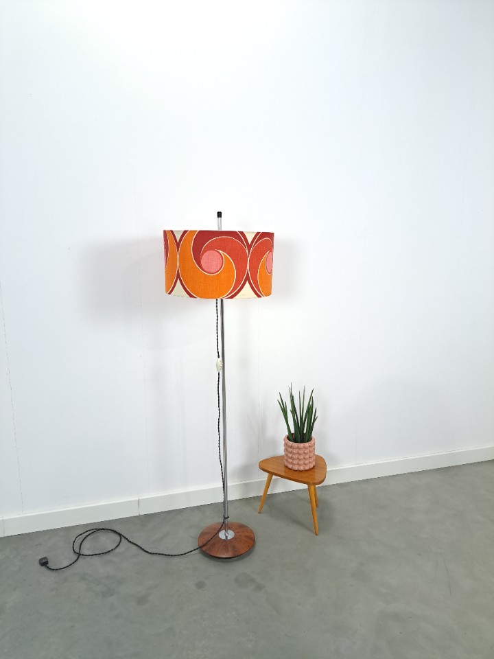 Jaren 70 Vloerlamp Met Gekleurde Kap En Fineer Voet image 15
