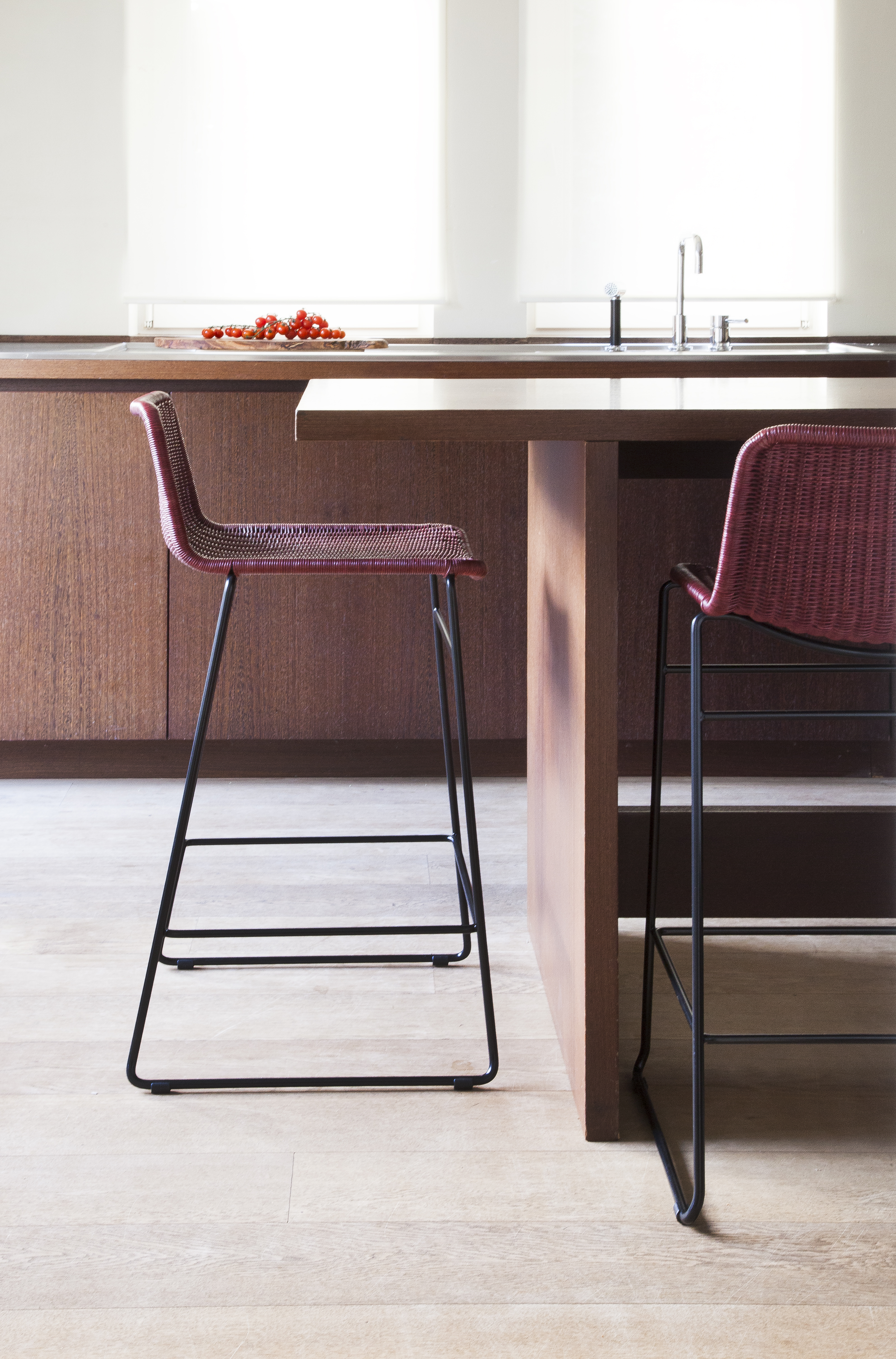 Feelgood Designs • Barkruk Zithoogte 66cm Rotan Roodbruin (indoor) image 7
