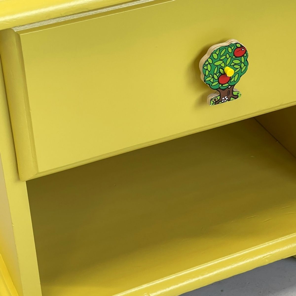 Restyle Geel Nachtkastje Kidsroom & Uniek Knopje image 5
