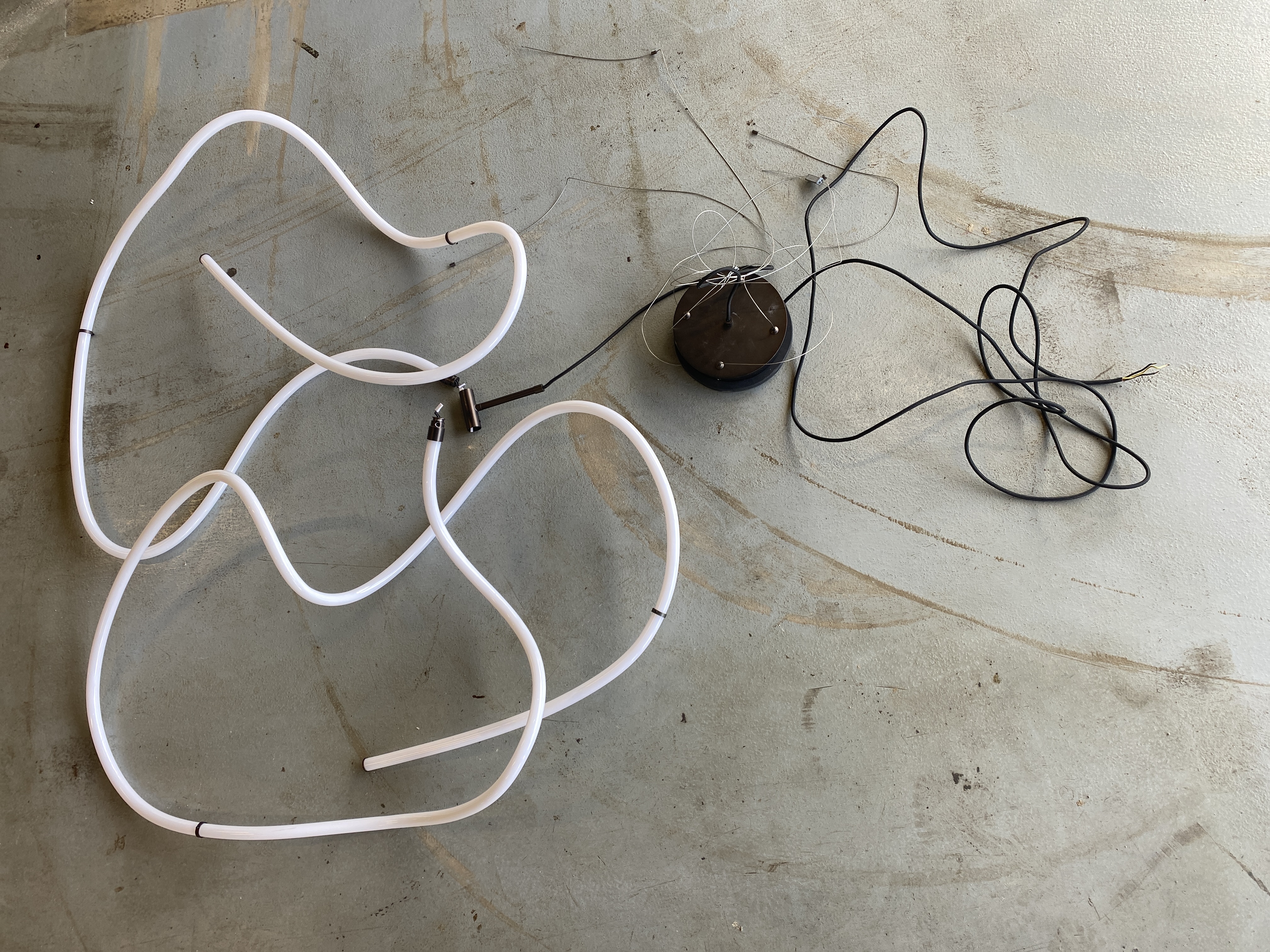 101 Copenhagen | Ghost Chandelier, Big - Neon image 7