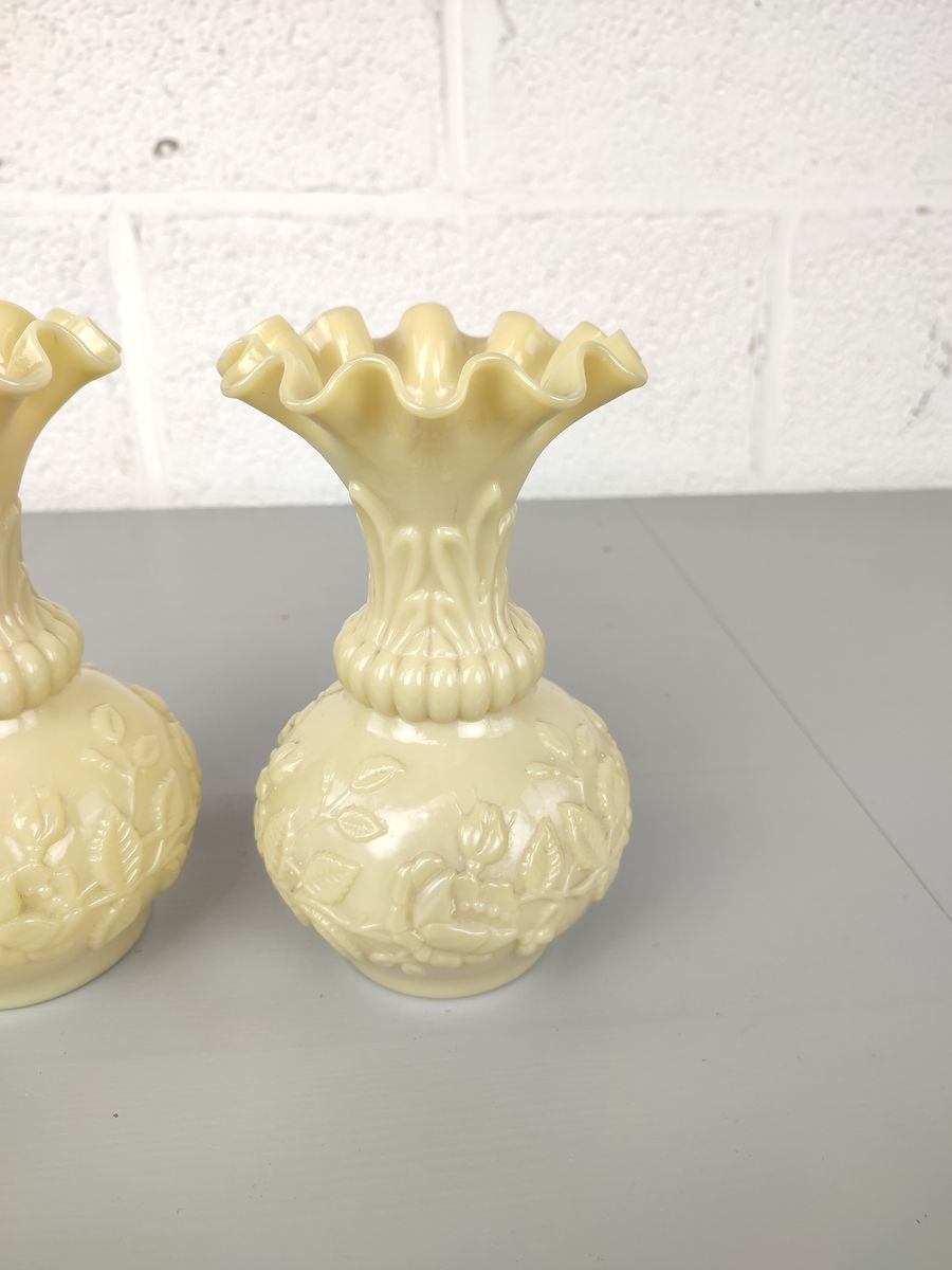 Duo Antieke Beige Opaline Vazen image 4