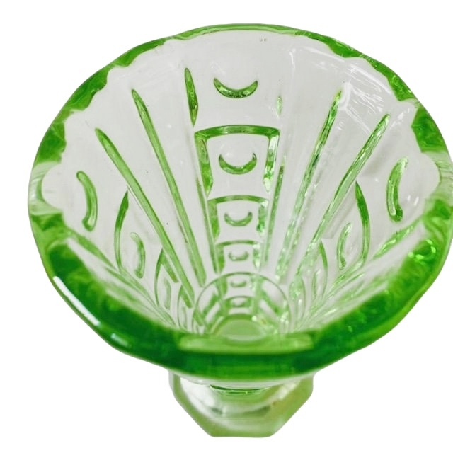 Art Deco Uranium Vaasje In Annagroen Persglas image 5
