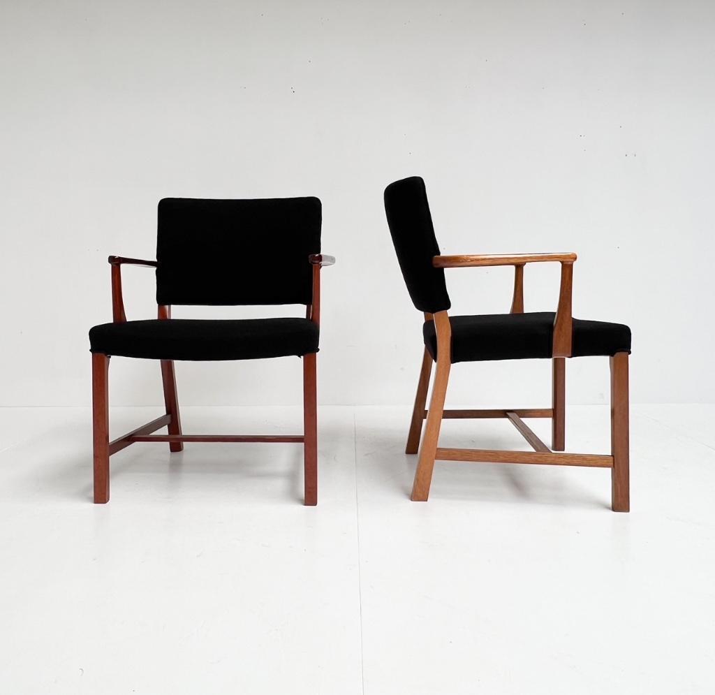 Set Van 2 Deense Mahoniehouten Stoelen Van Erik Bjorn Olsen image 8