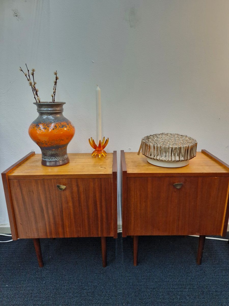 Set Van Twee Vintage Nachtkastjes 70s image 2