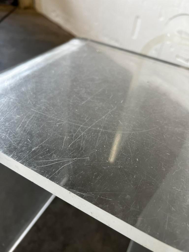 Set Van 2 Vintage Plexi Curved Bijzettafeltjes / Sidetables image 9