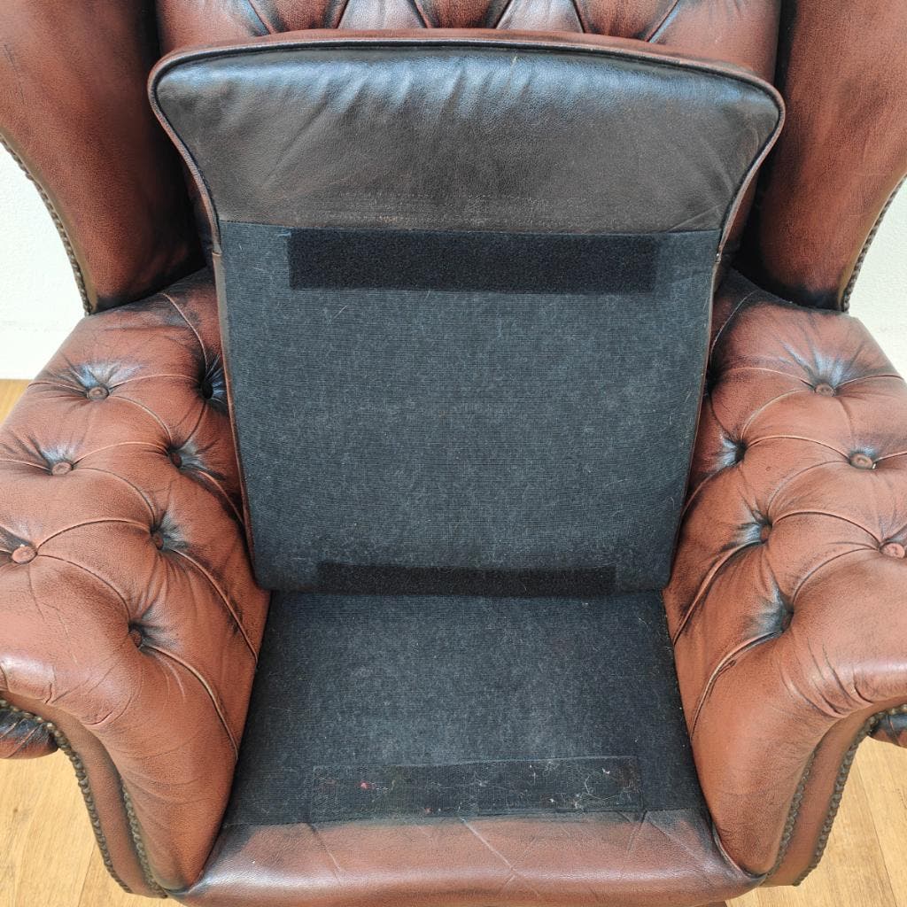Vintage Chesterfield Stijl Fauteuil, Oorfauteuil 209 image 12