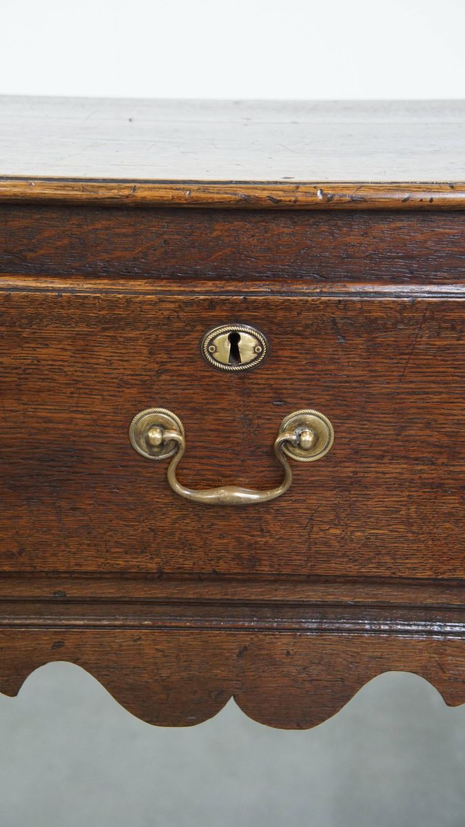 Klassieke En Charmante Antieke Engelse Eikenhouten Side Table/ Gangmeubel Uit 19e Eeuw image 6