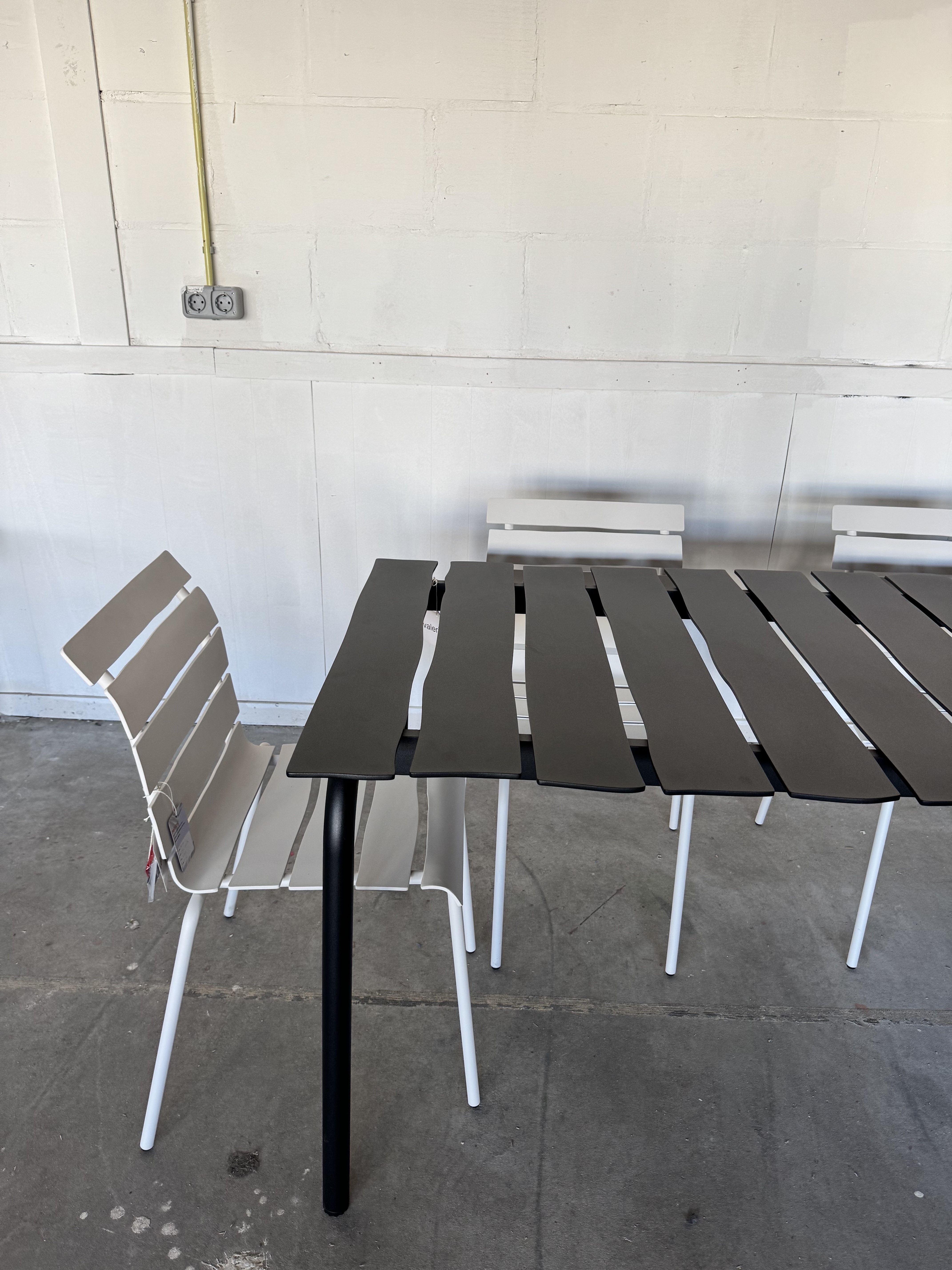 Serax X Maarten Baas Tuintafel L Black Aligned image 4