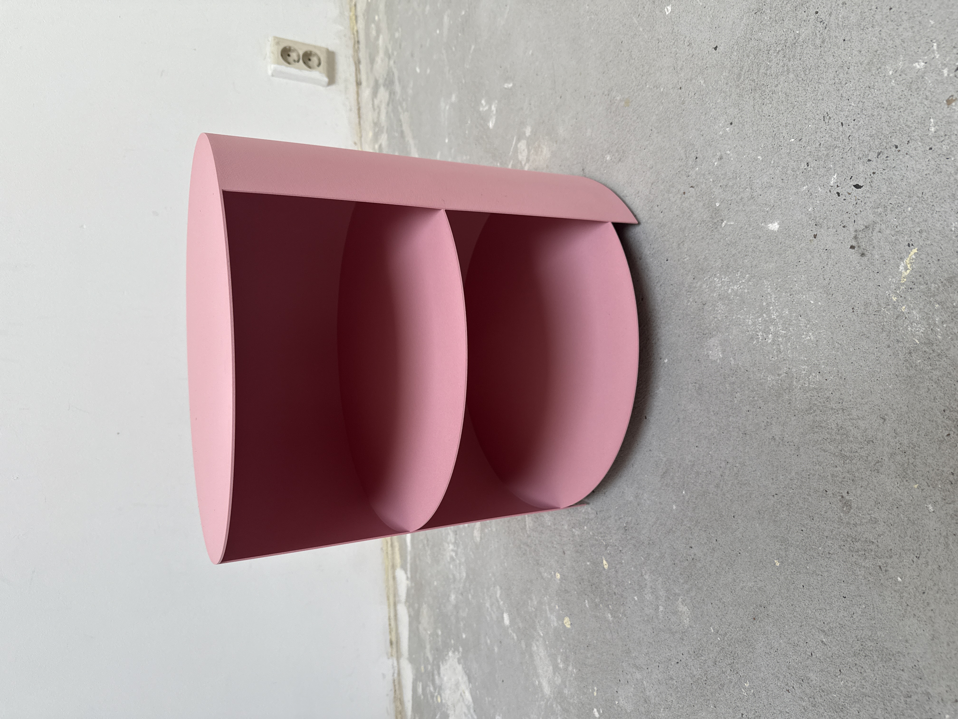 HEM | Hide Side Table Lichtroze Structuurpoedercoating image 8