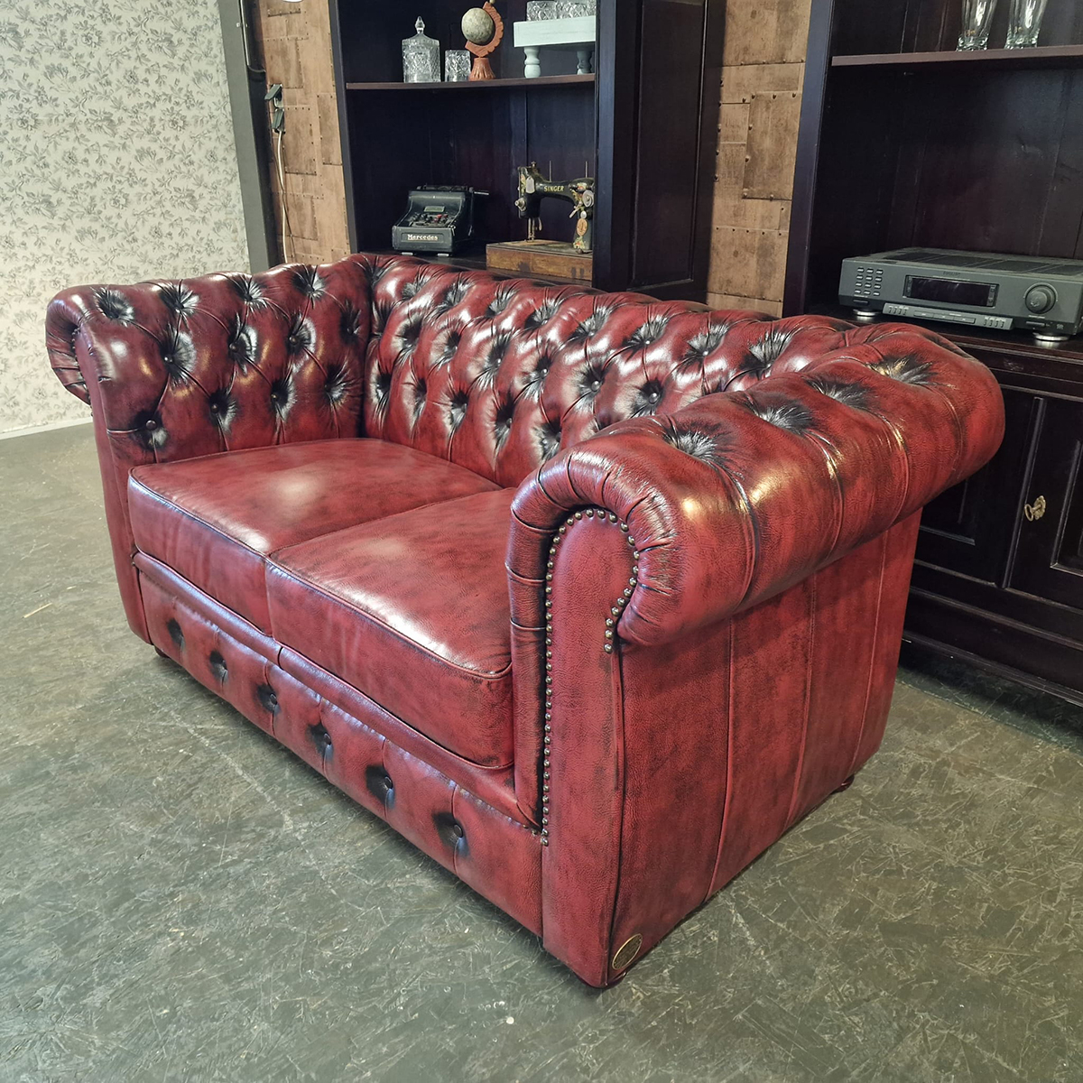 Chesterfield Creswell 2-zits - New Red image 5