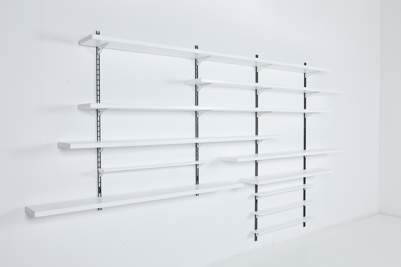 1960’s Italian Mid-century Modern Modular Wall Shelving System image 2