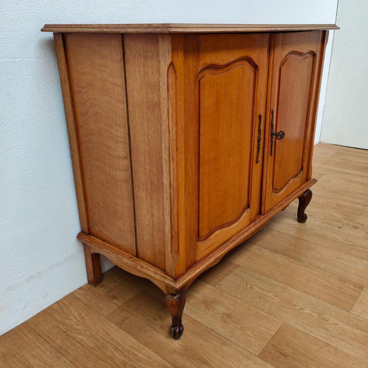 Vintage Queen Ann Schoenenkastje Halkastje Wandkastje Schoenenkast. image 8