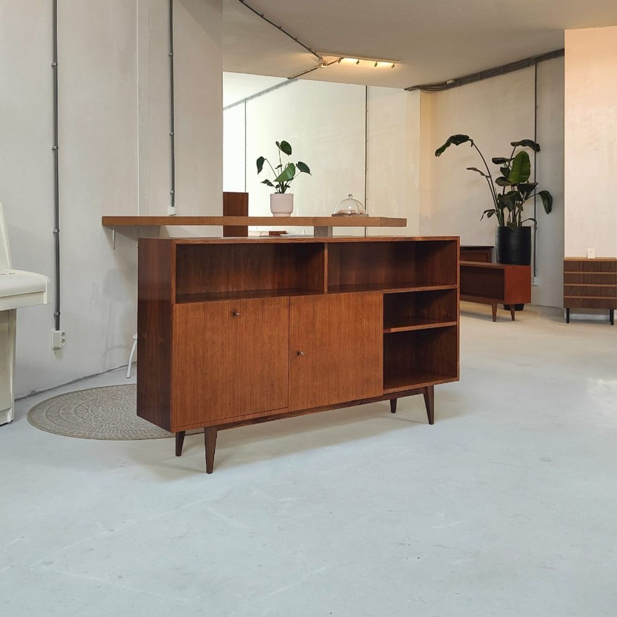 Mid Century Midboard image 21